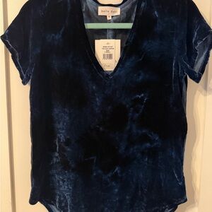 Bella Dahl Velvet V-Neck Tee in Deep Navy NWT